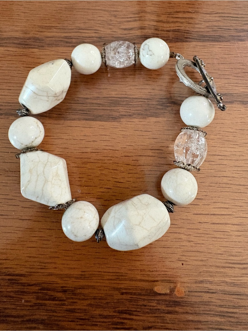 White buffalo howlite Stone Stretch Bracelet with Clear Accent Beads 6 1/2